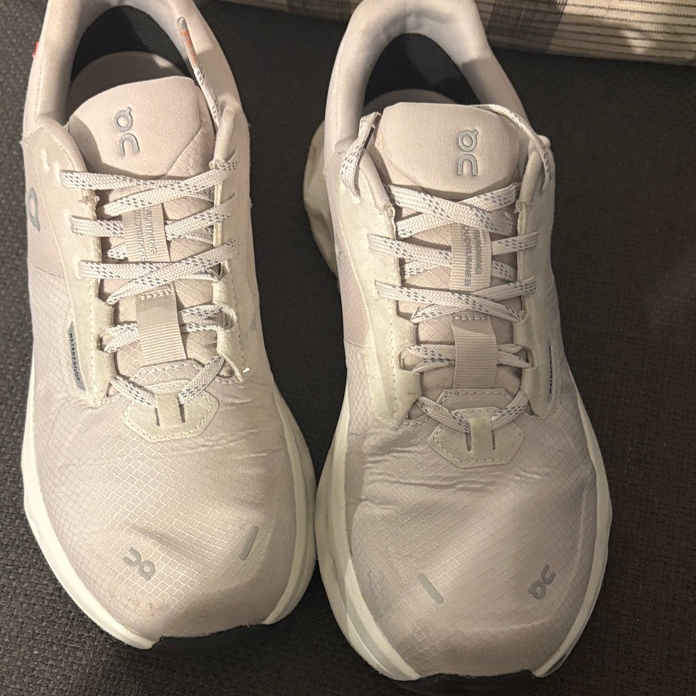 On Running Women's Cloudrunner 2 Sneakers - Wolf and Tangerine - Picture 3 of 6
